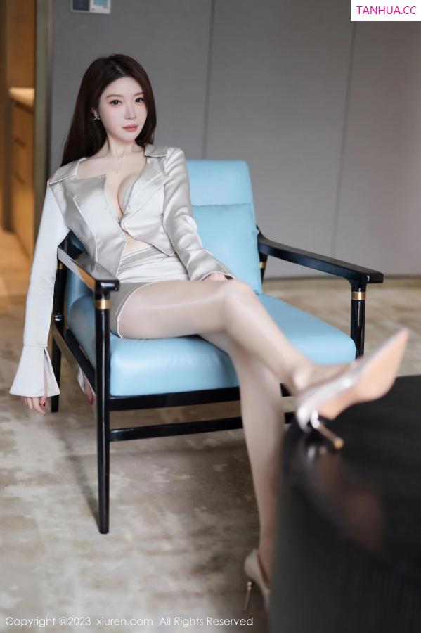 梦心玥  [XiuRen]高清写真图 2023.11.23 No.7709 梦心玥 安吉旅拍第20张图片
